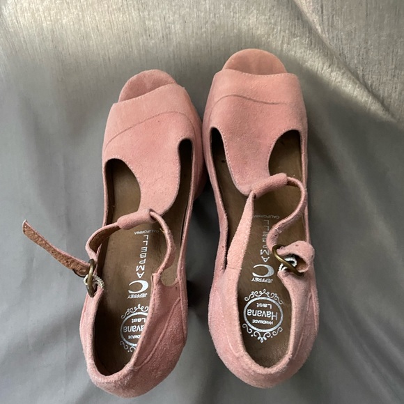 Jeffrey Campbell Foxy Wood Suede
Pink Heels Size 7 - Picture 8 of 13